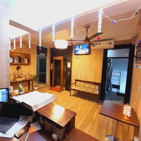 Homestay Ac Dormitory Ню Делхи Екстериор снимка