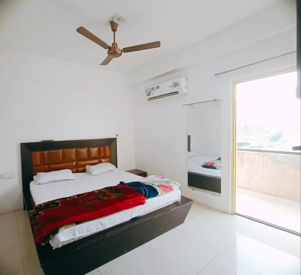 Homestay Ac Dormitory Ню Делхи Екстериор снимка