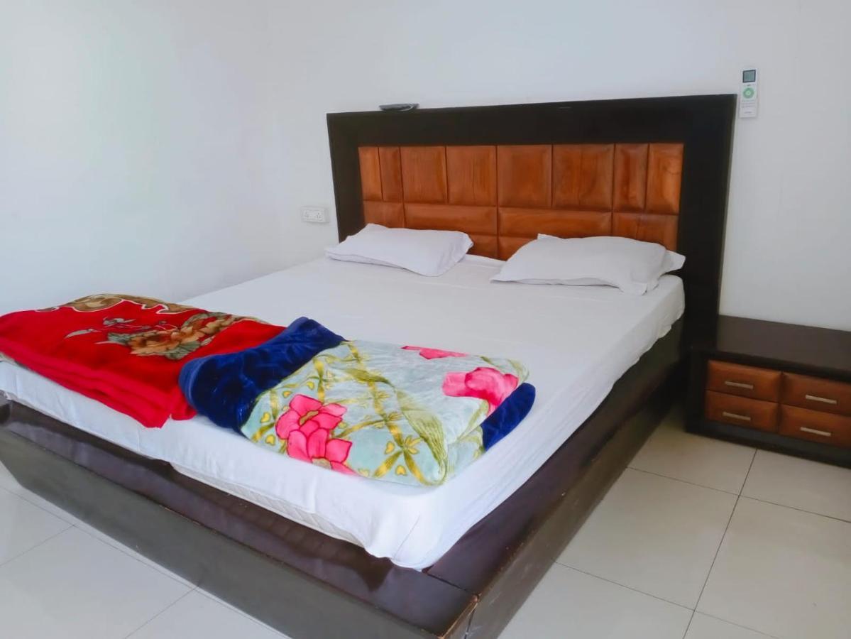 Homestay Ac Dormitory Ню Делхи Екстериор снимка