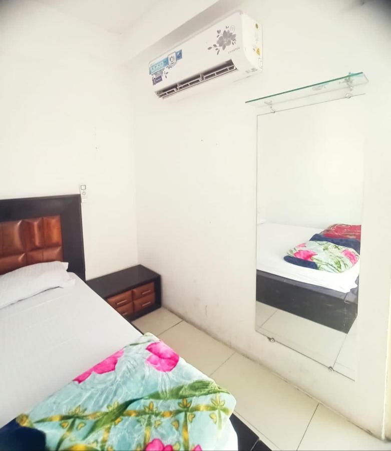 Homestay Ac Dormitory Ню Делхи Екстериор снимка