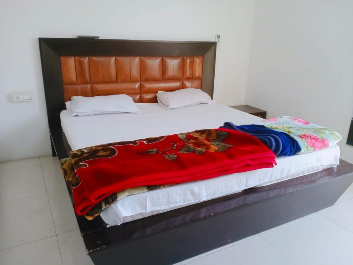 Homestay Ac Dormitory Ню Делхи Екстериор снимка