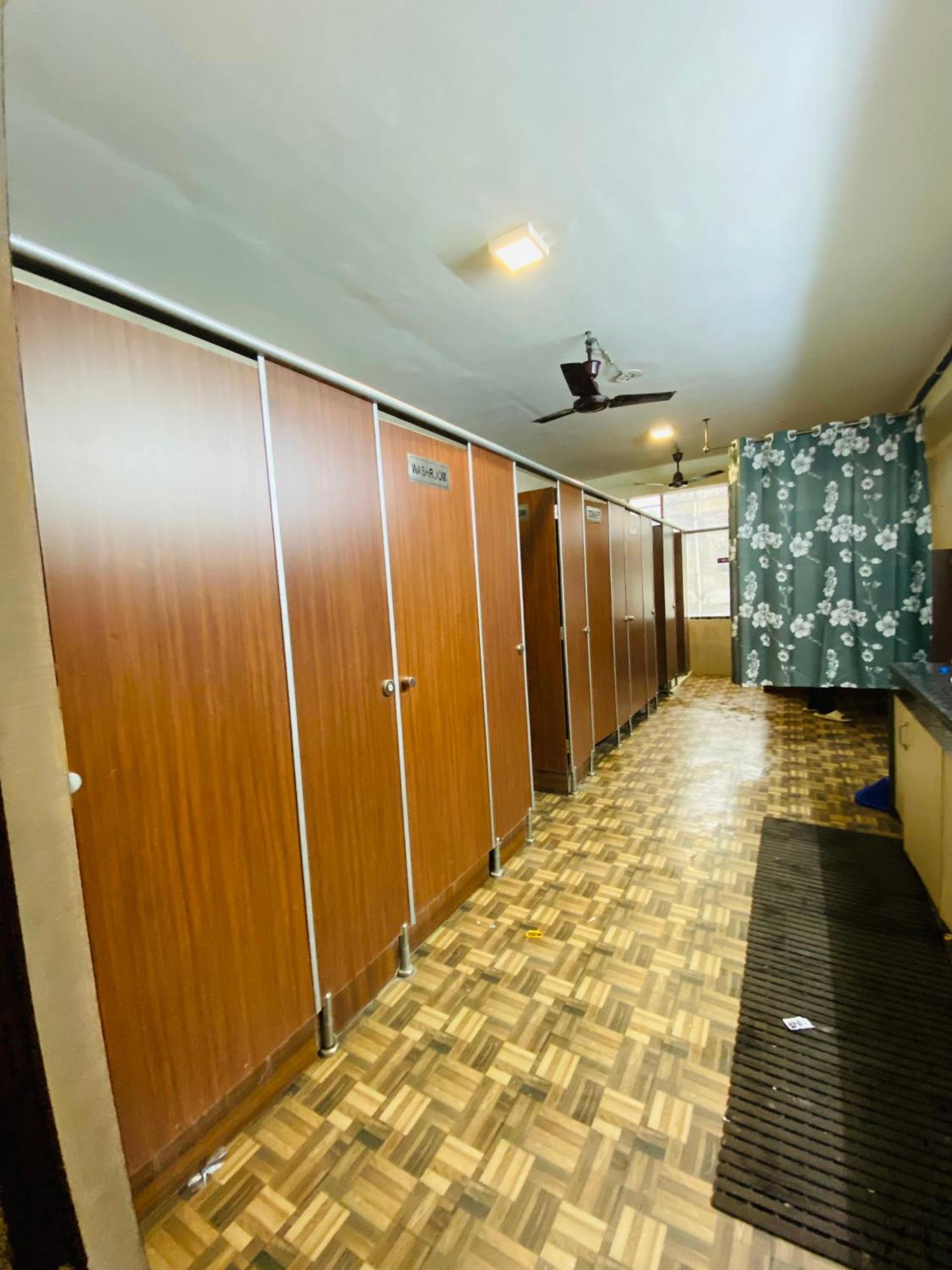Homestay Ac Dormitory Ню Делхи Екстериор снимка