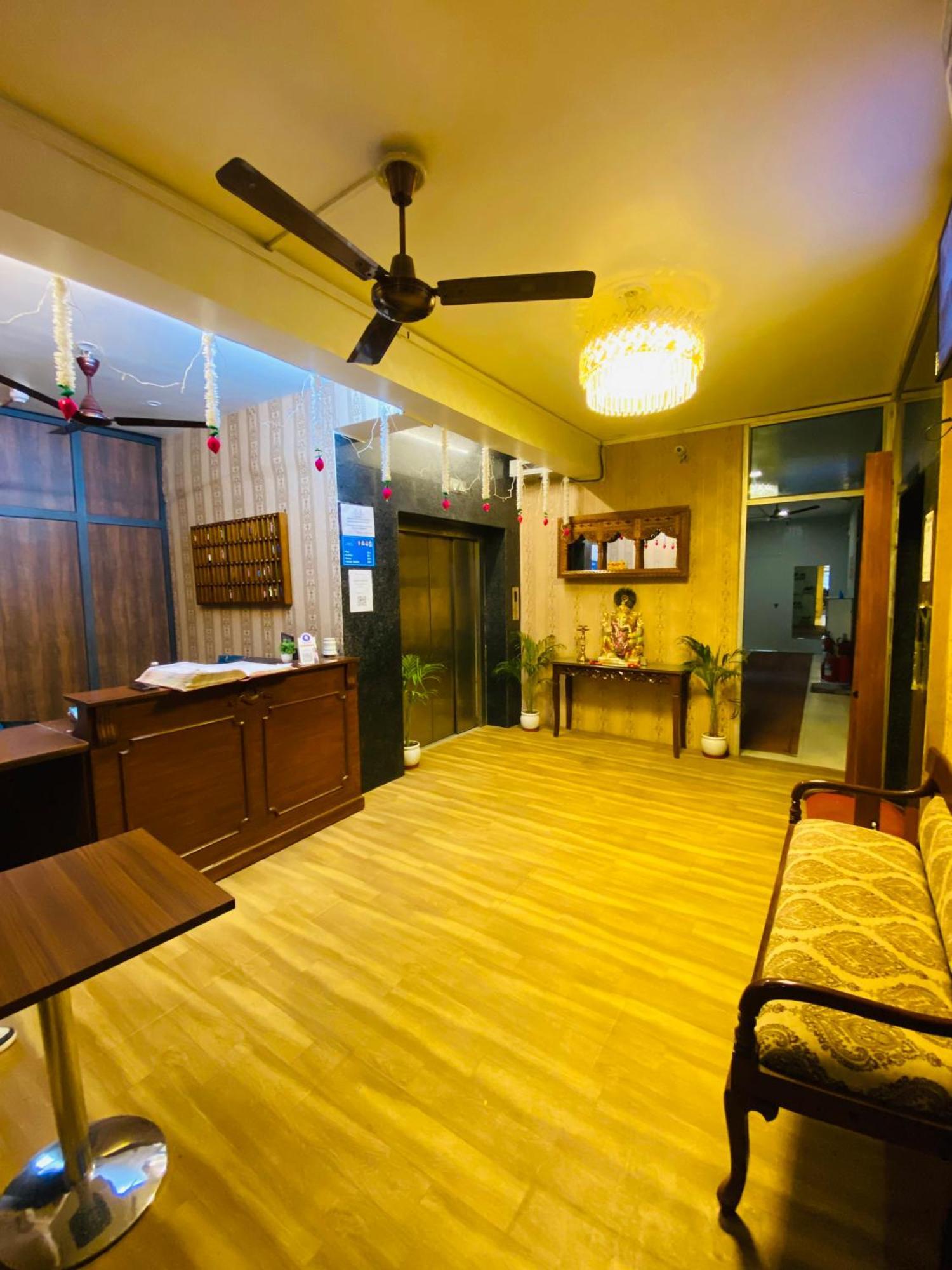 Homestay Ac Dormitory Ню Делхи Екстериор снимка