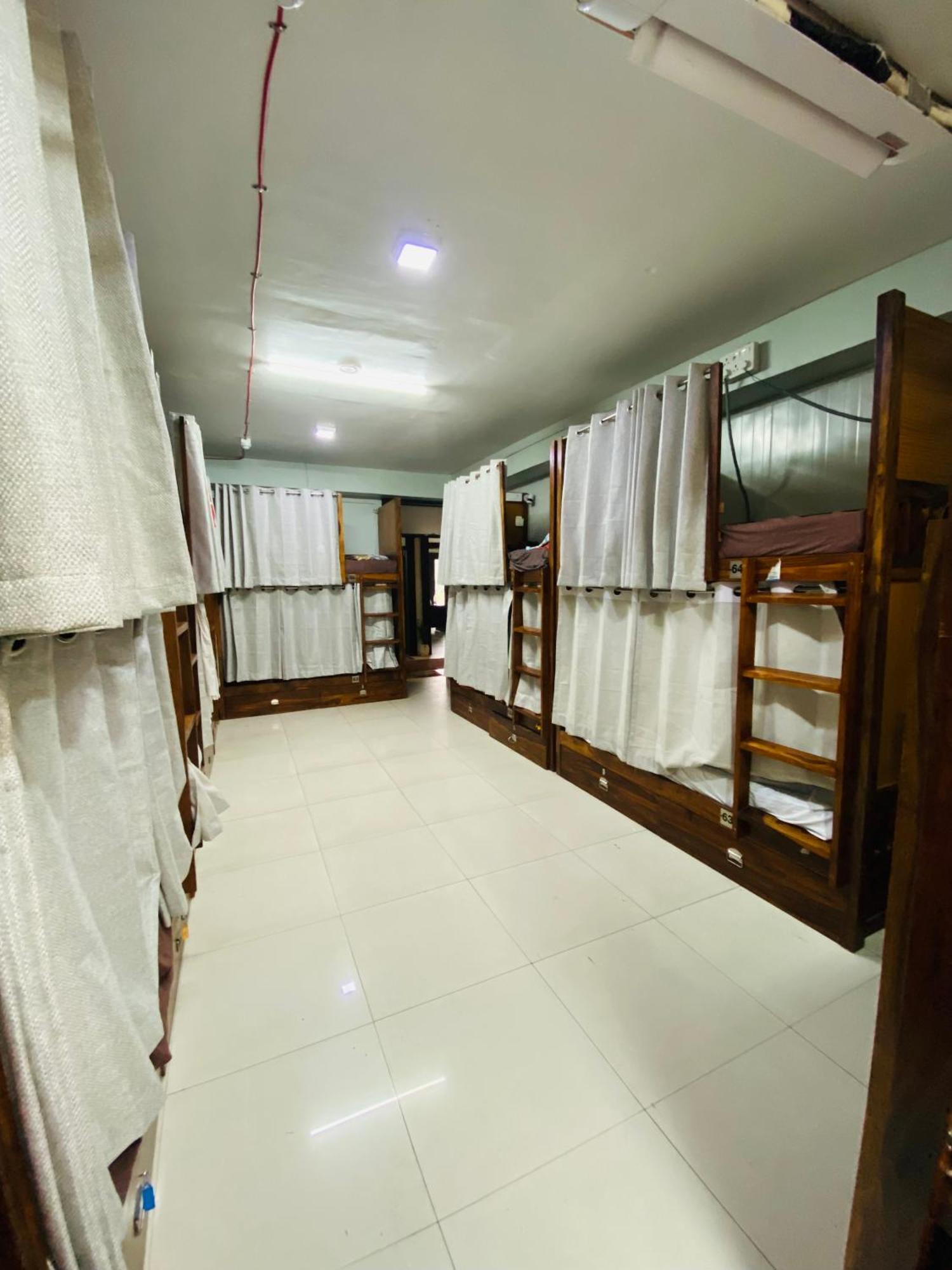 Homestay Ac Dormitory Ню Делхи Екстериор снимка