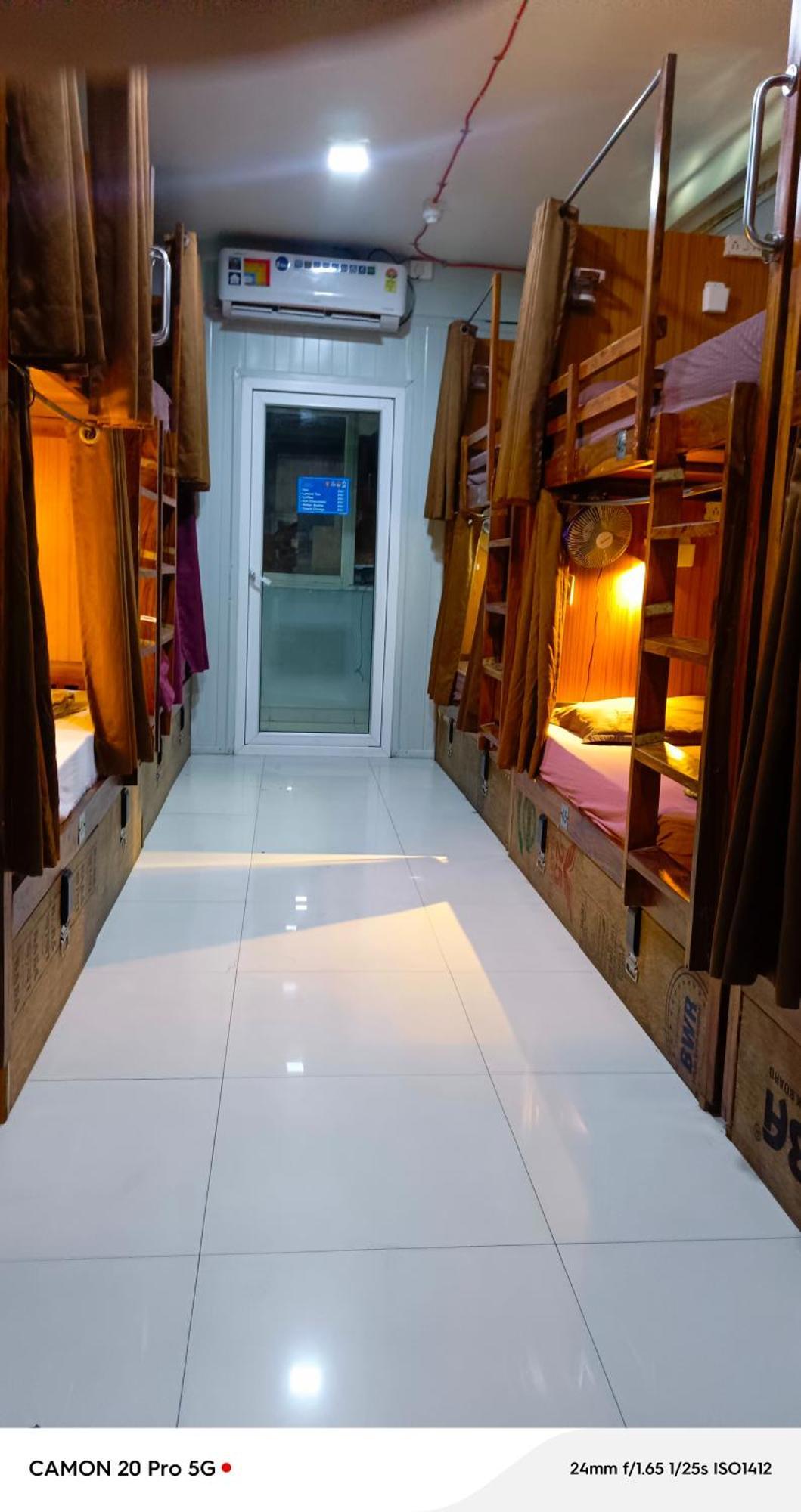 Homestay Ac Dormitory Ню Делхи Екстериор снимка