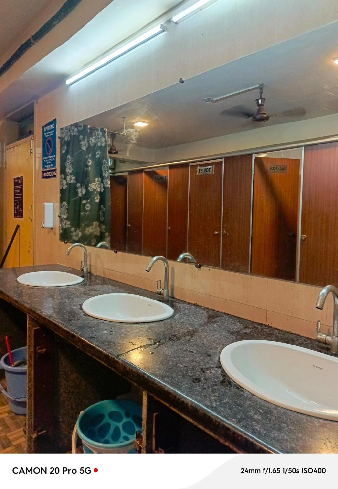 Homestay Ac Dormitory Ню Делхи Екстериор снимка