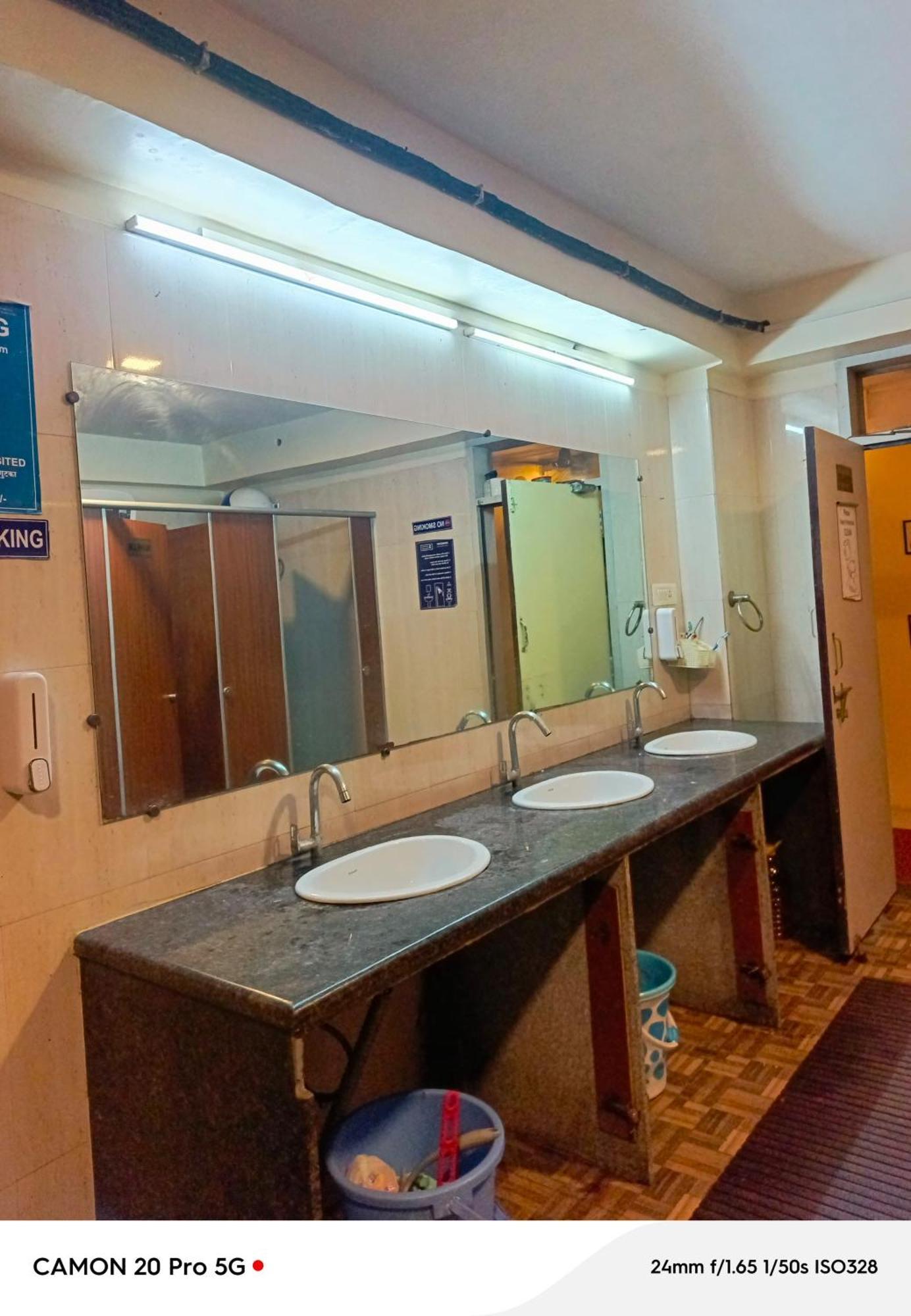 Homestay Ac Dormitory Ню Делхи Екстериор снимка